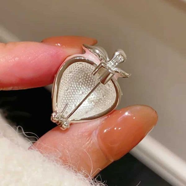 Romantic Pink Cute Double Color Enamel CZ Zircon Rhinestone Strawberry Brooch for Women Clothing Pin Jewelry Party Gifts L260521 L260603XNWW