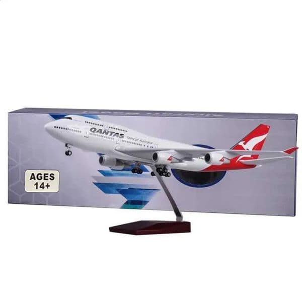Plane Plane 1/150 Scale 47Cm Airplane 747 Slot Car B747 QANTAS Airline LED Light Wheel Landing Gear Diecast slot car Resin Model X250114 Car Track Track
