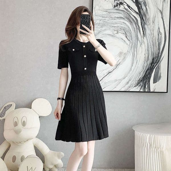 French Soft Style Knit Dress, Black Ribbed Round Neck Waisted Pleated Midi Dress with Pearl Buttons Plus Size Loose