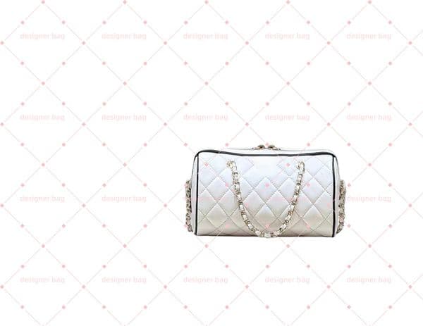 Sophisticated Women's Everyday Purse Sleek Design for Daily Use
