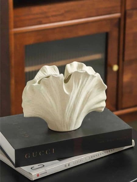 Ceramic Leaf Shaped Flower Vase Nordic Retro Homestay Living Room Vase Desktop Ornament Dry and Wet Flower Bottle Home Decor L260521