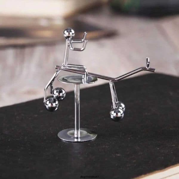 Stainless Steel Balance Ball Home Decor Pendulum Cradle Balance Iron Man Ornaments Weightlifter Kinetic Art L260521