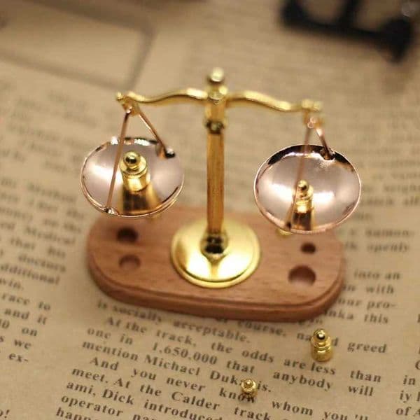 HOT Mini Vintage Balance Scales Ornament Miniature Accessories Antique Justice Scale Model Exquisite Home Decoration Kids Gift L260521