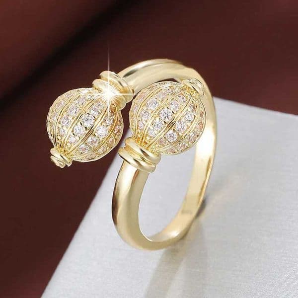 A creative lantern design with Ms Zircons ring H260521
