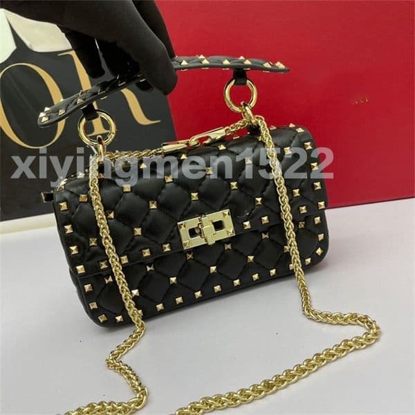 Designer Luxury Classic Rockstud Spike Series Womens Genuine Leather Flap Crossbody Shoulder Bag With Gold Chain Handle Clutch Envelope Bag For Evening Party