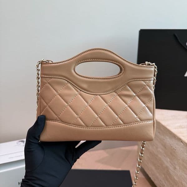 Ladies Designer Mini Lovely 31 Bag with Handle Shiny Oil Wax Leather Patchwork Design Diamond Lattice Golden Hardware Chain Quilted Shoulder Crossbody Purse 20cm