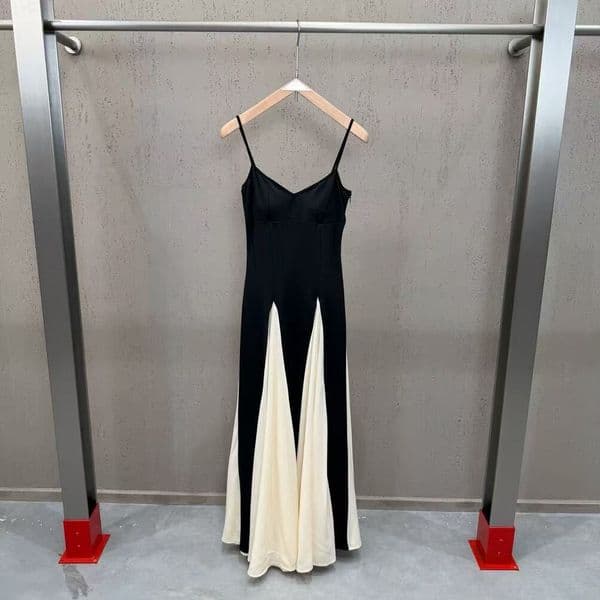 designer women's clothing 2026 New Cross-Border French Style Elegant Color-Block Black and White Fluffy Heavy-Duty Waist-Cinching Slimming A-Line Long Skirt