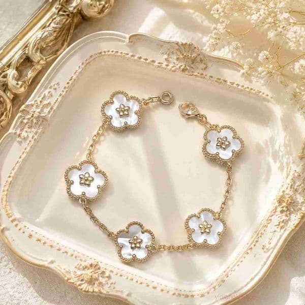 vanly cleafs bracelet luxury jewelry Five-leaf Plum Blossom Lucky Four-leaf Clover Bracelet Stylish Bracelet for Women