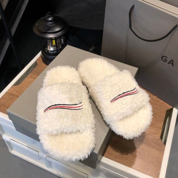 Designer Slipper Women Slippers Letter Style Slides Sandals Slippers For Women Hot Unisex Pool Beach Flip Flops 295
