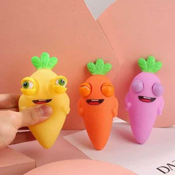 1pc-Interesting squinting carrot pinch toy new soft and fluffy squeeze toy M260521