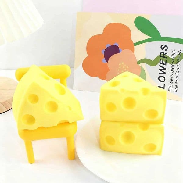 1/3 New Cute Cheese Squeeze Toy Fun Cheese Squeeze Toy Perfect for Christmas and Party Favors M260521