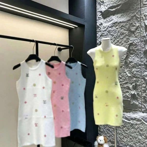 26Ss Women's Dresses For Woman Designer Summer New Vest Dress Hip Hugging Female Sexy Letter Heavy Embroidery Slim Fit Sleeveless Skirt clothes