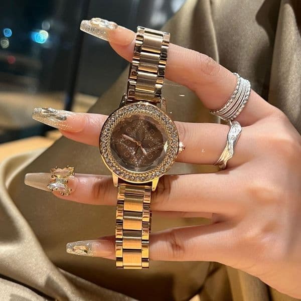 Exquisite diamond-filled ladies' wristwatch - a trendy, luminous needle, suitable for daily wear and versatile for various outfits.