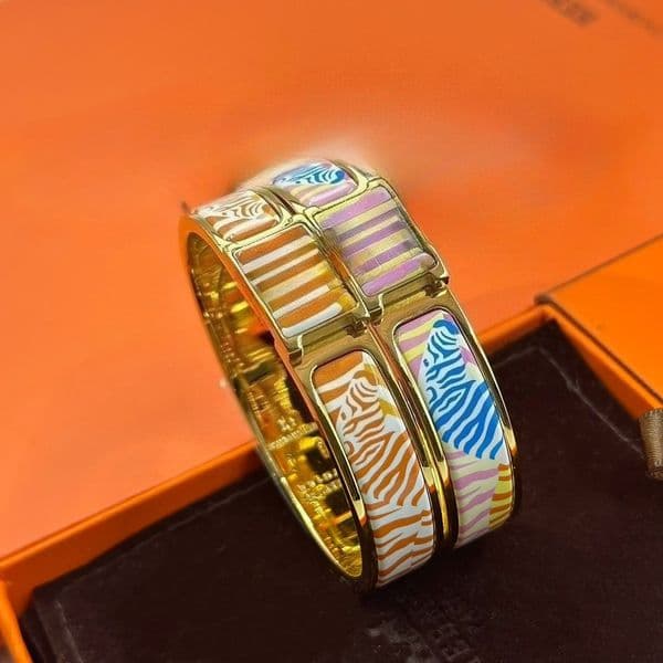 Designer Bracelet Women bracelet Designer Enamel Cuff Bracelet jewelry Gold Plated Bangle 12MM Wide Size 17/19 Luxury Jewellery Gift