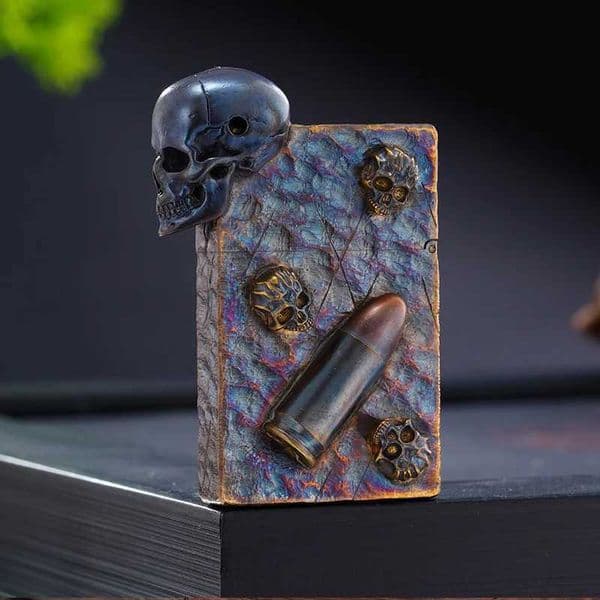 Creative Original Copper Right-angle Small Heavy Armor Hand-embossed Skull Pistol Bullet Grinding Wheel Lighter Oil Machine L260522