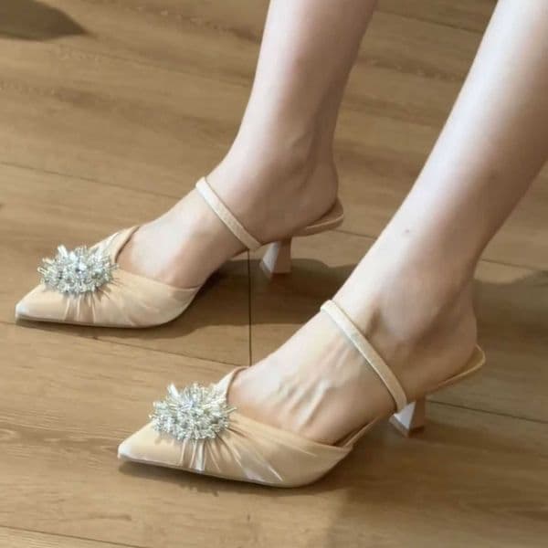 Champagne-colored rhinestone stiletto closed-toe sandals for women 2026 summer new French style dual-wear single-strap satin high heels X260522