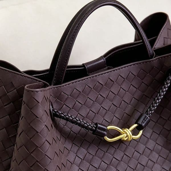 Designer Bag New frosted woven high-end tote bag, large-capacity handbag, vintage hand-held commuter bag for women