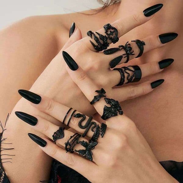 KunJoe 16pcs/set Gothic Black Spider Bat Snake Open for Women Punk Heart Cross Wings Knuckle Ring Retro Halloween Jewelry W260522