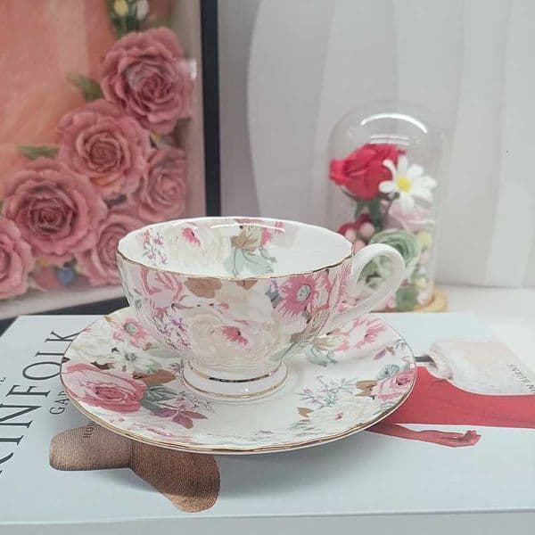 250ml Vintage floral bone china coffee cup and saucer luxurious high quality afternoon tea cup coffee cup for Present and GiftT260522