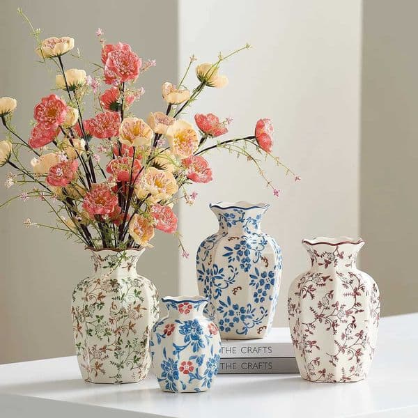 New Blue and White Porcelain Retro Vase Ceramic Water Nourishing Flowers Living Room Decoration Ornament L260521