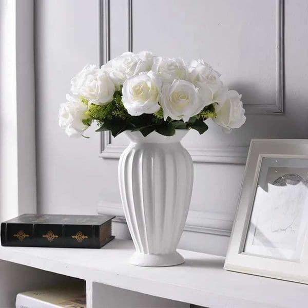 Modern Minimalist Europe Style Ceramic Flower Vase Ornaments Tabletop White Home Christmas Decoration L260521