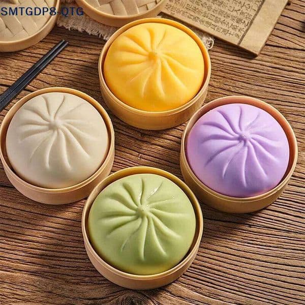 Hot sale Giant Dumpling Anxiety Relief Fidget Simulation Food Steamed Stuffed Bun Soft Squeeze Decompression Dough Toy 26L0523