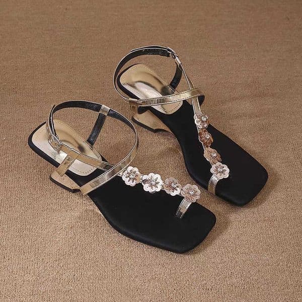 Elegant and stylish womens summer sandals with a square toe floral design and a high-end feel suitable for outdoor wear simple and exquisite high-heeled shoes X260522