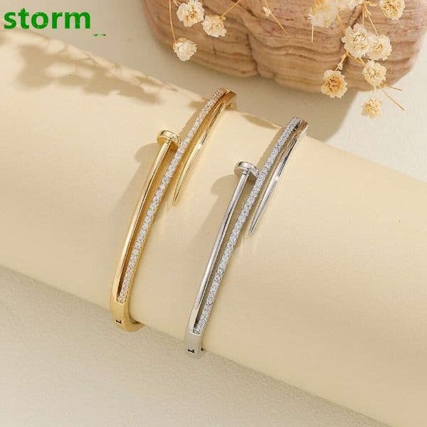 Bracelet Designer luxury jewelry for women Creative Fashion with Extendable Clasp Copper Micro Inlaid Moissaniteia Stud Bracelets Holiday vacation gifts