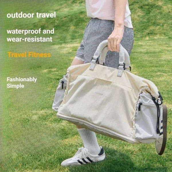 Advanced large capacity travel boarding fashionable hand luggage bag, lightweight crossbody sports and fitness bag