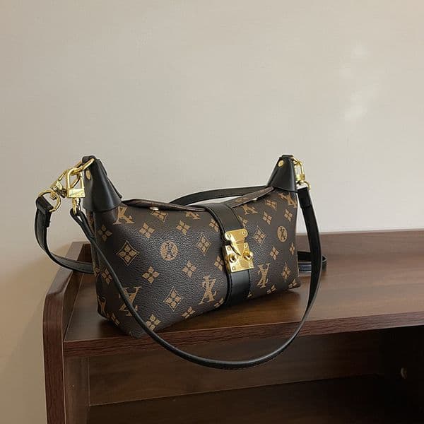 Designer Luxury Bag 2026 New Retro Printed French Stick Bag Elegant Underarm Shoulder Crossbody Bag for Women