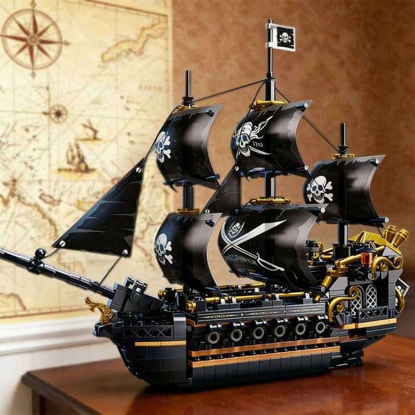 KAVOWORLD 801pcs Black Sail Pirate Ship Building Blocks Set 3-Masted Vessel Sailboat Model Bricks DIY Toys Kids Cool Ideal Gifts 26L0525