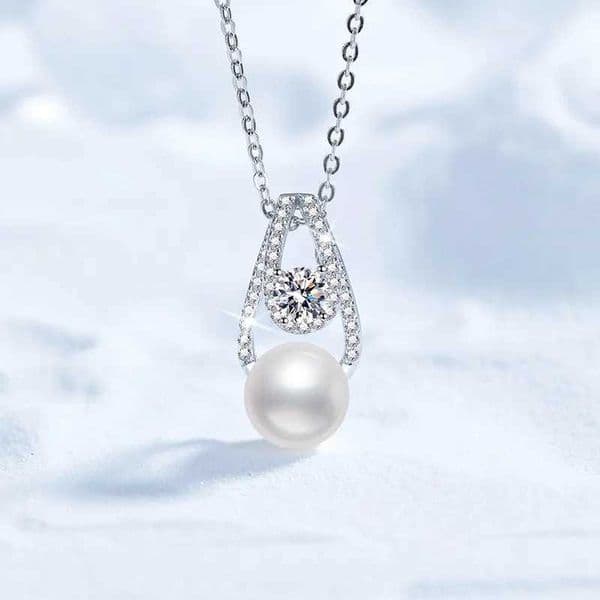 Trendy Natural Freshwater Pearls 925 Sterling Silver 05ct D Color Moissanite Pendant Necklace for Women Sparkling Party Jewelry Z260525
