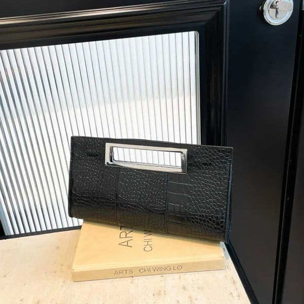 Fashion Crocodile Emboss PU Leather Clutch for Women Black Evening Bags Metal Grip Handle Tote Handbag Envelope Party Dinner BagZHR260525