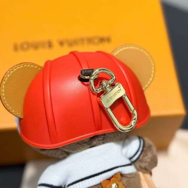 2026 New Baseball Rockabilly Bag Fur Holder Luxury Keychain Personalized Animal Bear Pendant Handbag Charm For Accessories Key Chain Designer Keychain zwj zwj