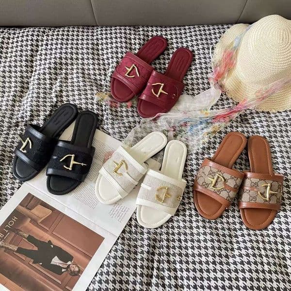 Designer 2026 Summer Beige Flat Sandals Genuine Leather Single Strap Metal Buckle Non Slip Comfort For Women Daily Vacation Office Gift
