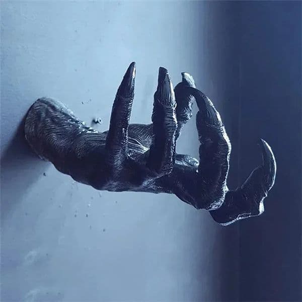 Gothic Witchs Hand Statues - Creative Resin Ornament Aesthetic Wall Keys Hanging Rack Bag Hangers Wall Art Sculptures 260525