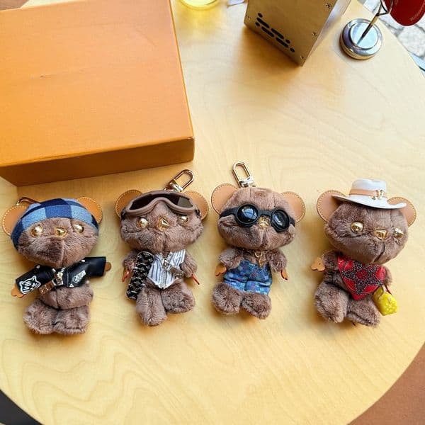 Bag charms designer luxury bear small keychain Accessories High quality Leather women Keychain Bag Pendant gift