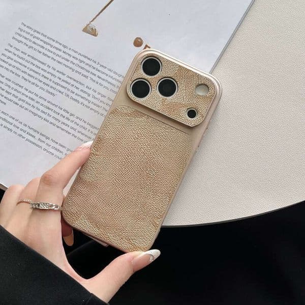 Coachphone Cases Designer Phone Case 17 Pro Max Golden Badge Luxury Phonecase With For Ip16 Promax Cases Ip15 14 13 12 11 Plus Cell Phone Cases Leather Mobile Cover