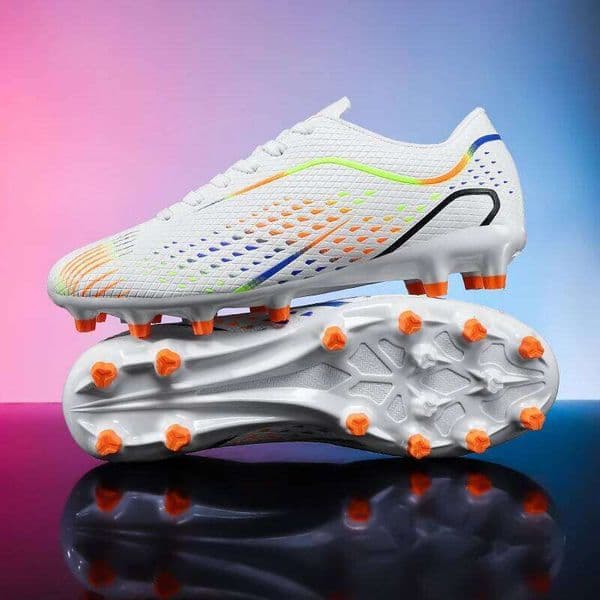 New Men Soccer Shoes Hot Sale Women Professional Football Boots Unisex High-quality Futsal Ultralight Cleats TF/FG Sneakers 26Y0525