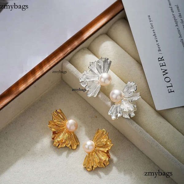 Fashion Flower Pearl Copper Earing Jewelry s Stud Round Earrings For Women Sier Ear Studs Love Earings Wedding Gifts(NO Letter)