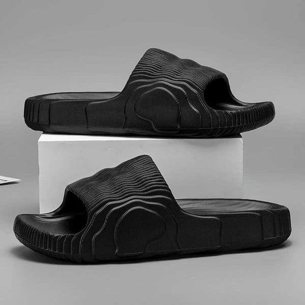 Man Fashion Sandals Solid Beac Summer Non Slip Sandals Soft Unisex Slides Women Luxury Outdoor Ultralight Shoes Z260527