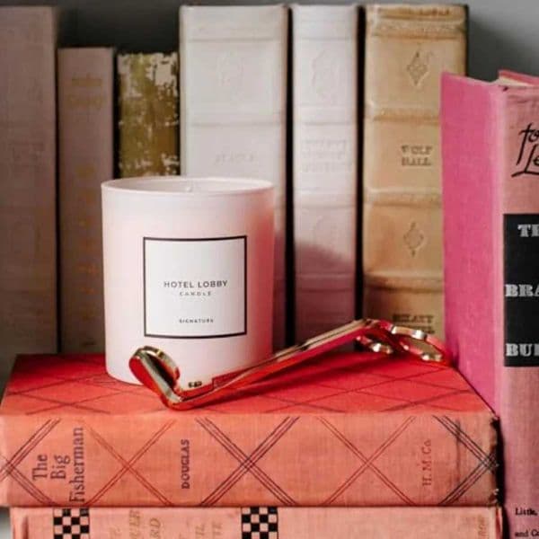 Hotel Lobby Candle Luxury Hand-Poured 975oz Soy Wax with Amber Cedar and sk Infused with Essential Oils 65-Hour Burn TimeJ260527