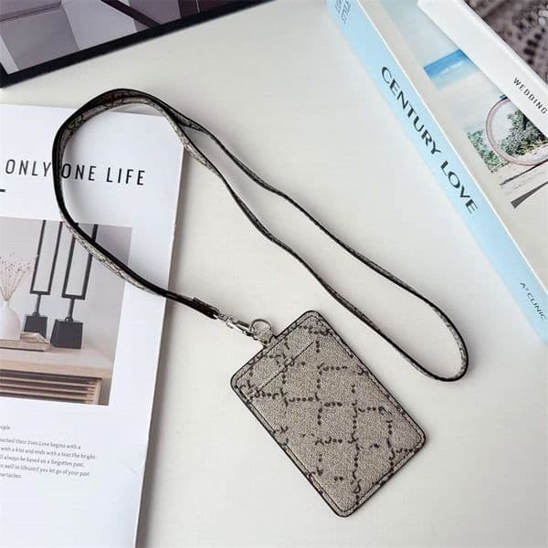 Luxury Designer Work ID Lanyard for Name Tag Work Card Keychain Keychain Fashion Women Men Credit Card Holder Coin Purse Ring Wallet