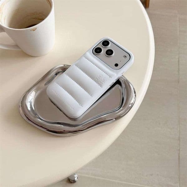 Designer Phone Case Urban Sophisticated Solid Color Leather Down Jacket 14 13 Compatible 17 16 15 Pro Max Phone Case Shockproof Cover Fashion Coque Telephone Luxe