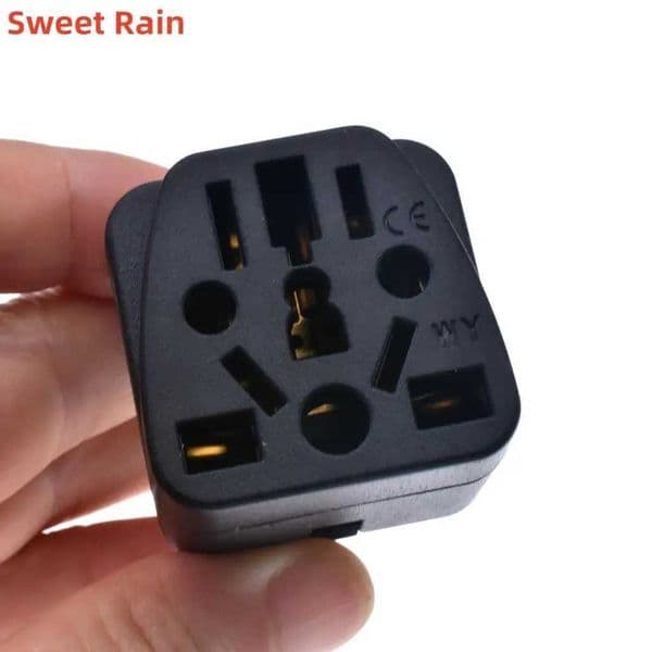 UK Adapter Type G Universal EU US AU Italy Switzerland to Singapore Malaysia Travel Plug AC Power Socket Charger Z260528
