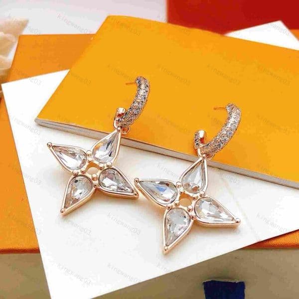 2026 5A designer earrings for woman 18K Gold Plated Letters Stud Earrings Luxury Brand Heart Loves Women Earring Jewelry Party Wedding designer earrings V