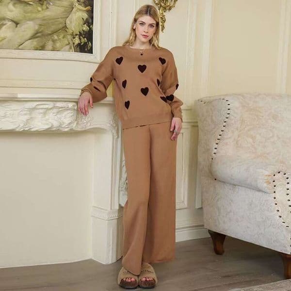 Women's Knit 2-Piece Set - Long Sleeve Heart Pattern Sweater + High Waist Wide Leg Pants for Autumn