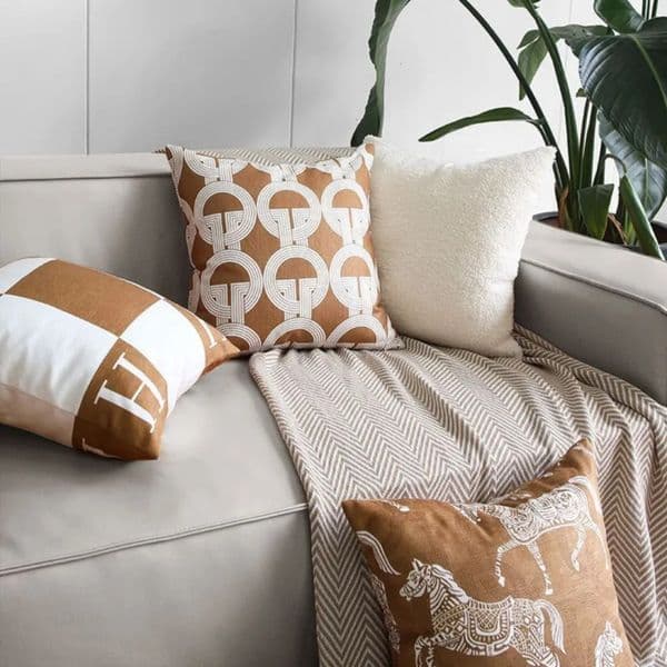 2026new Croker 18X18'' Inches Throw Cushion Cover,Luxury Palace Horse Pattern Chenille Embroidery Luxury Modern Fashion Style Couch Sofa Pillow cologne