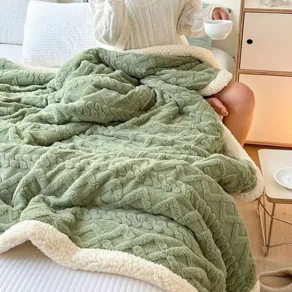 Soft Woolen Blanket for Bedding and Sofa Warm Lamb Velvet Flannel Cover Blanket for Office Air Conditioning and Nap C260528
