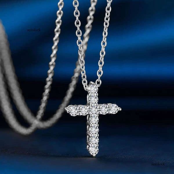 Exquisite Christian Jewelry Gift Gold-Plated Sterling Sier VVS Moissanite Cross Charm Pendant Necklace for Women and Men